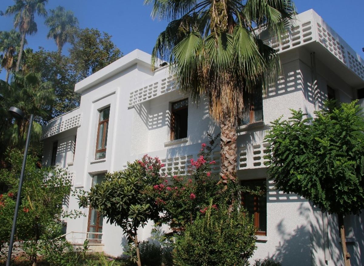 &lsquo;Kent Araştırmaları Merkezi Projesi&rsquo; &ouml;d&uuml;llendirildi