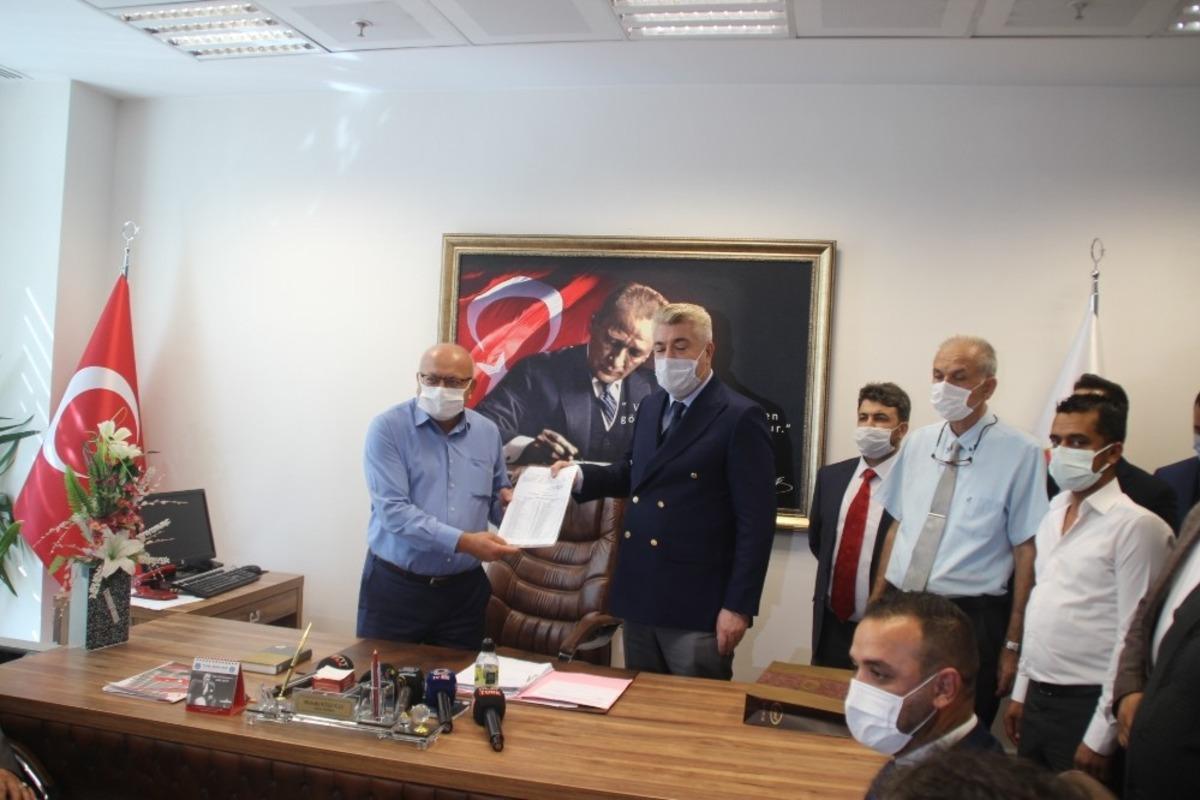 Serkan Tok mazbatasını aldı