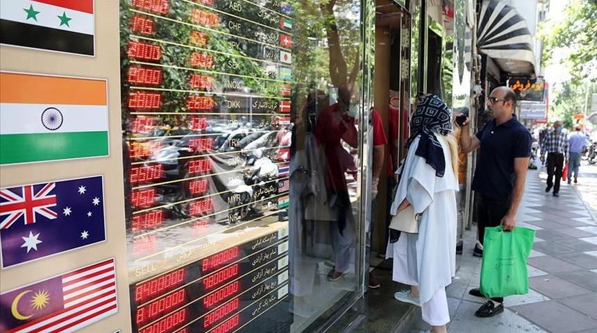 İran'da döviz tarihi rekor kırdı