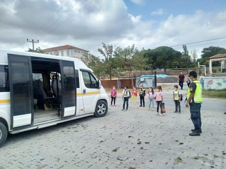 Jandarma kuralla uymayan 148 araç sürücüsüne 66 bin 699 TL. ceza uyguladı G1