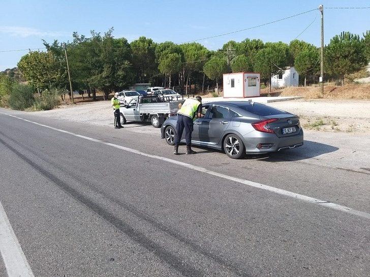 Jandarma kuralla uymayan 148 araç sürücüsüne 66 bin 699 TL. ceza uyguladı G3