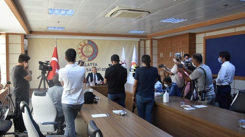 Sadıkoğlu&rsquo;ndan Malatya basınına teşekk&uuml;r