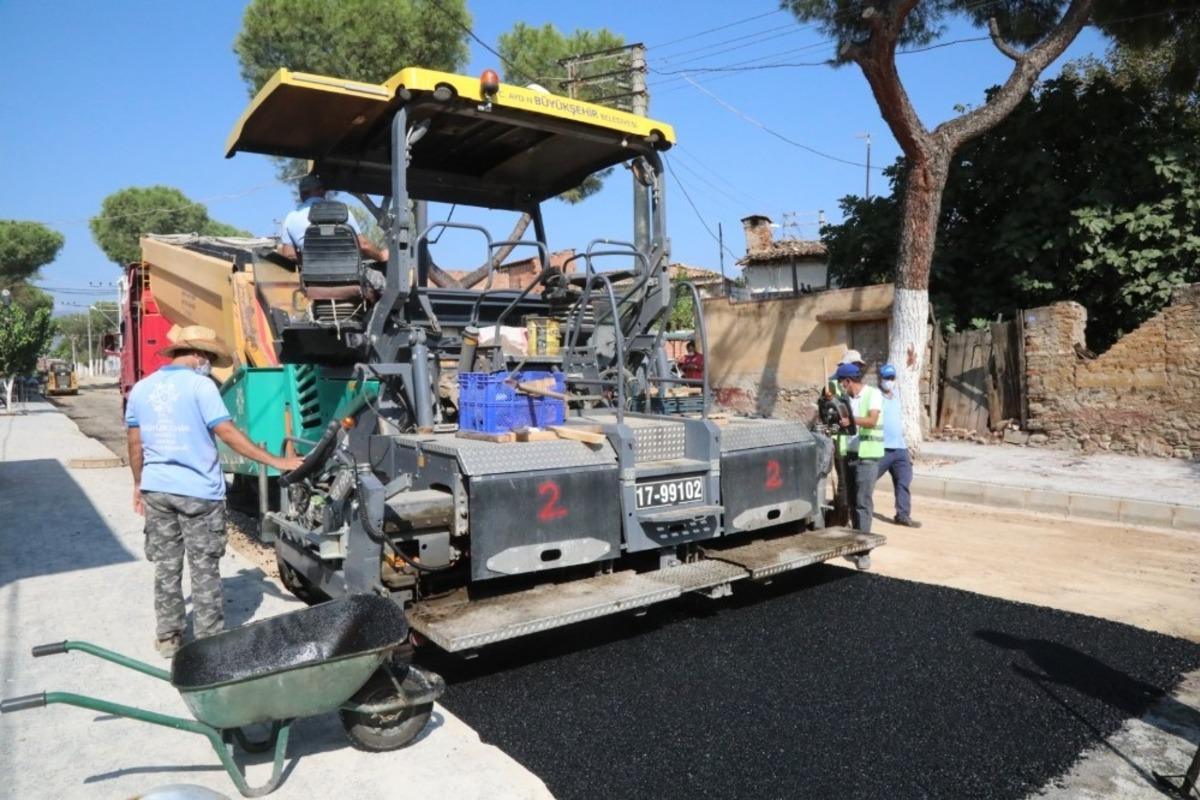 Aydın B&uuml;y&uuml;kşehir Belediyesi konforlu ve g&uuml;venli yollar i&ccedil;in &ccedil;alışmalarını s&uuml;rd&uuml;r&uuml;yor