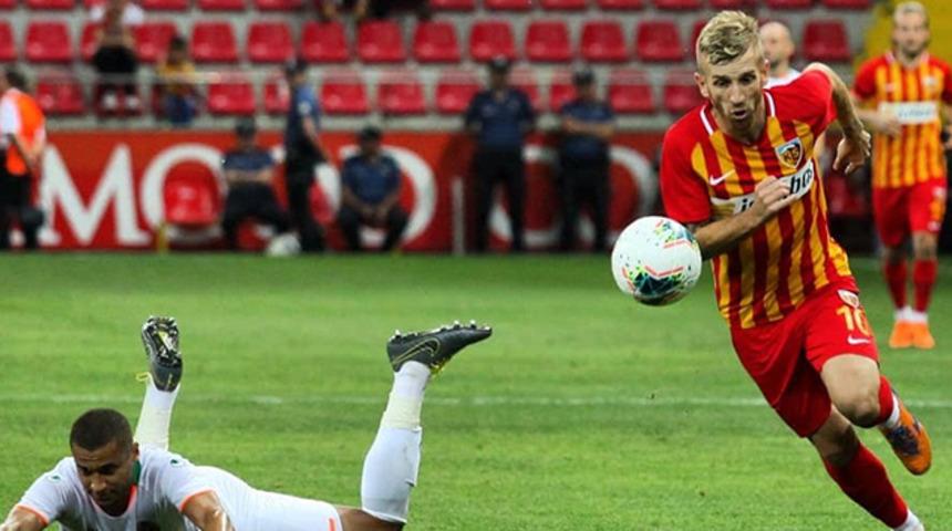 Kayserispor'da transfer tahtası açılarak oyuncuların lisansları açıldı