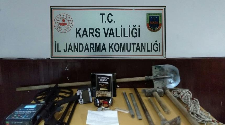 Kars’ta defineciler suçüstü yakalandı