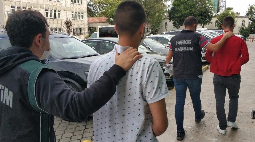 Uyuşturucu ticaretine 2 tutuklama, 2 adli kontrol