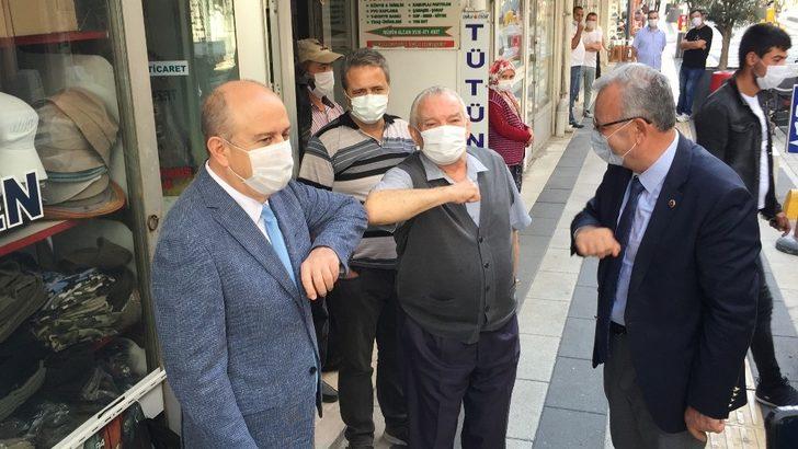 Heyeti gören vatandaş maske taktı G1