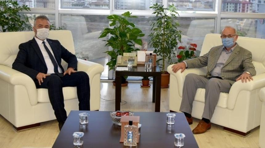 Rektör Ünal 19 Mayıs Belediye Başkanı’nı konuk etti