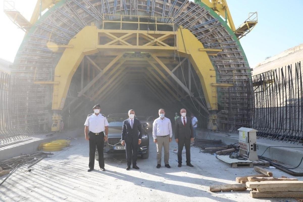 B&ouml;lgenin en b&uuml;y&uuml;k ulaştırma projesinin şantiyesinde salgın denetimleri