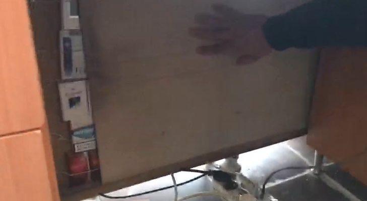 Masanın altına yapılan gizli bölmede kaçak sigara çıktı G1