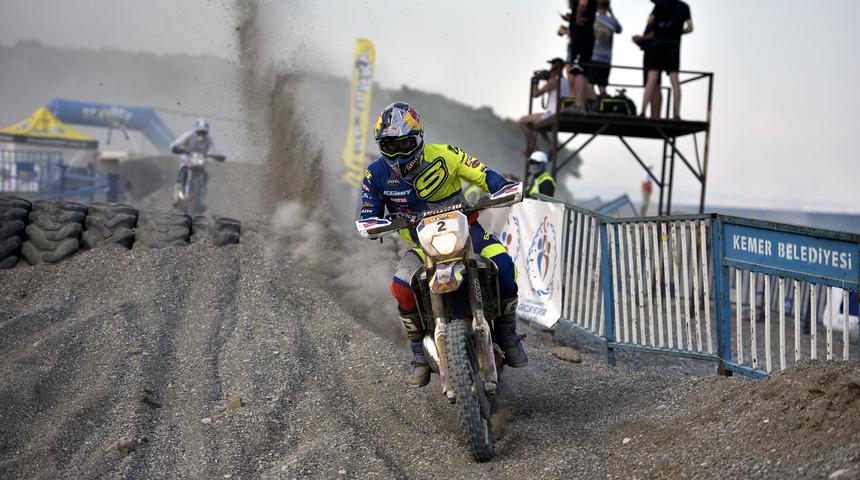 Sea to Sky’ın plaj etabını Billy Bolt kazandı