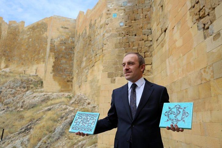 Bayburt Kalesi çinilerine kavuşuyor G3