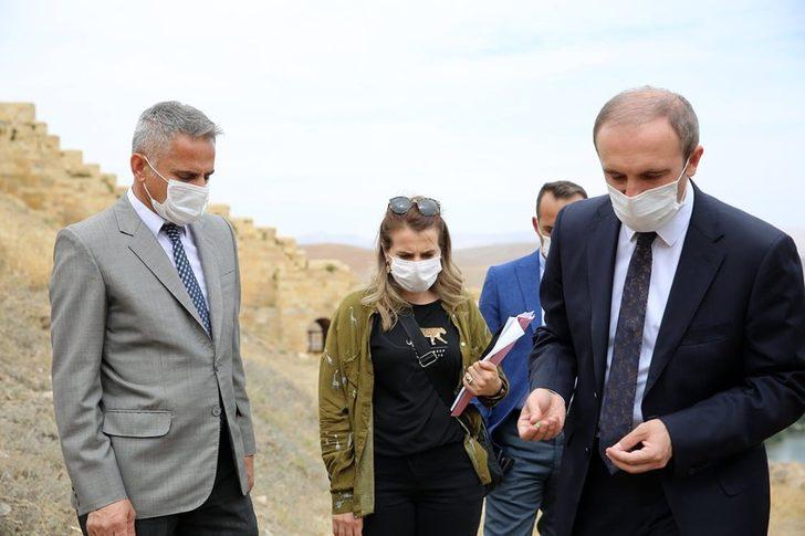 Bayburt Kalesi çinilerine kavuşuyor G4