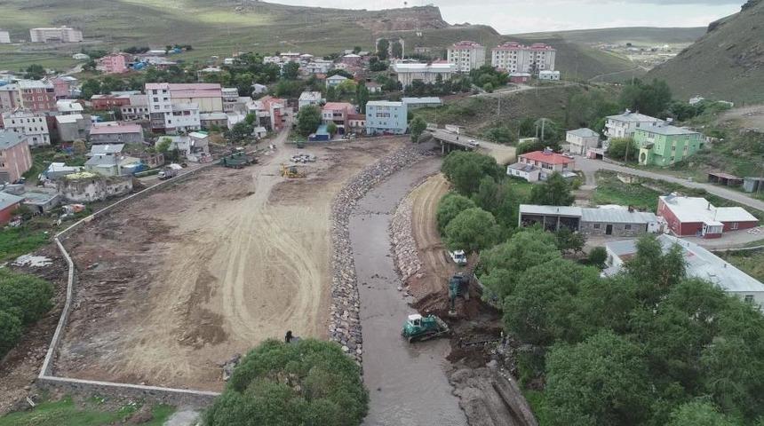 &Ccedil;ıldır&rsquo;a modern park