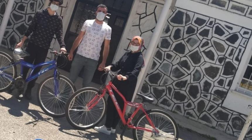 Dadaş Ortaokulu EBA kullanımını hediyelerle teşvik ediyor