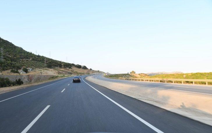 Vali Yazıcı, Adrasan’da yanan ormanlık alanı inceledi G3