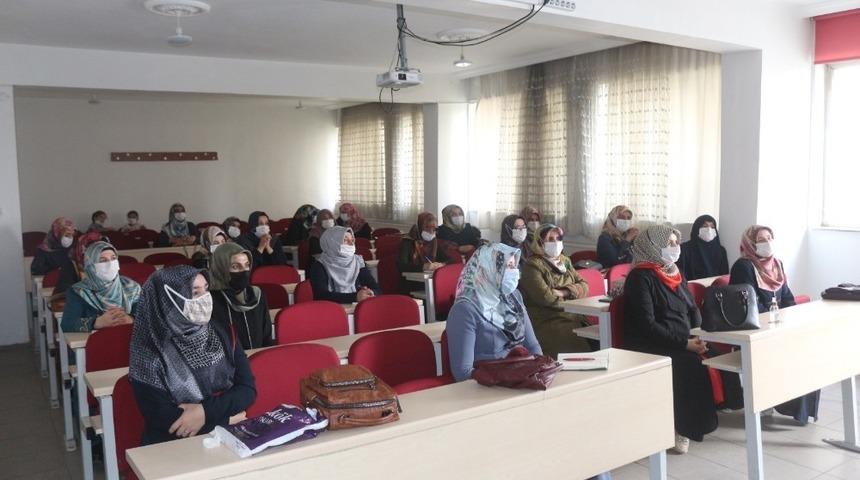 Ağrı&rsquo;da "Kur&rsquo;an Kursları Eğitime Hazırlık Semineri" d&uuml;zenlendi