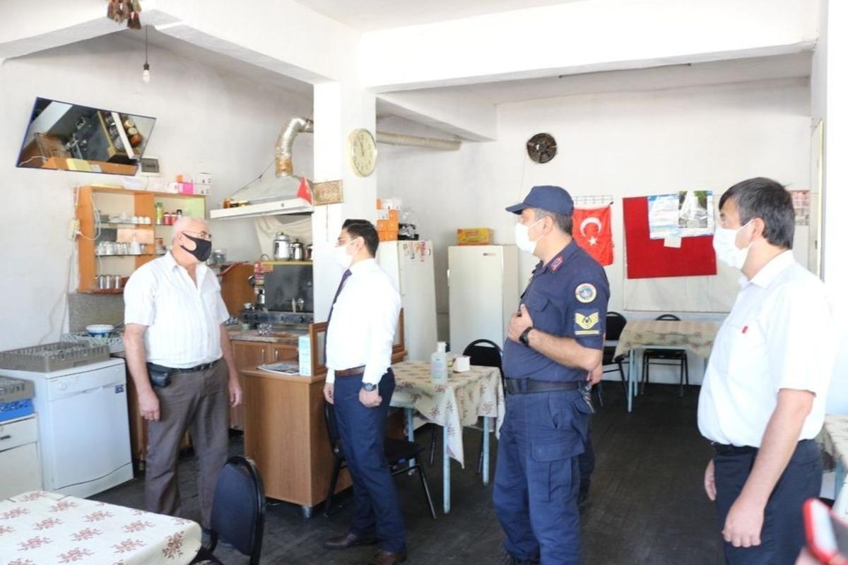 Şaphane&rsquo;de esnaflara korona vir&uuml;s denetimi