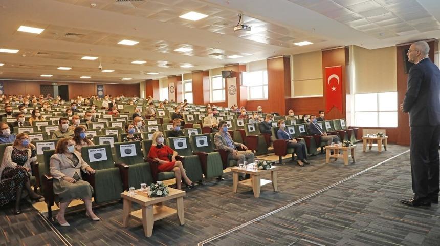 Protokol Uzmanı İhsan Ataöv: "Kurum kimliği şahıstan önce gelir"