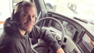 Amerika'da Tır şoförü olan Tolga Karel yeni eviyle olay oldu