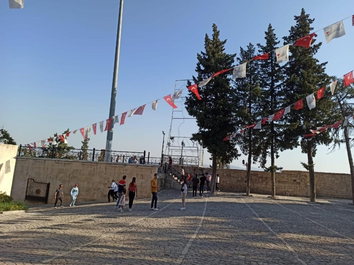 Maraş Kalesi ziyaret&ccedil;i akınına uğruyor