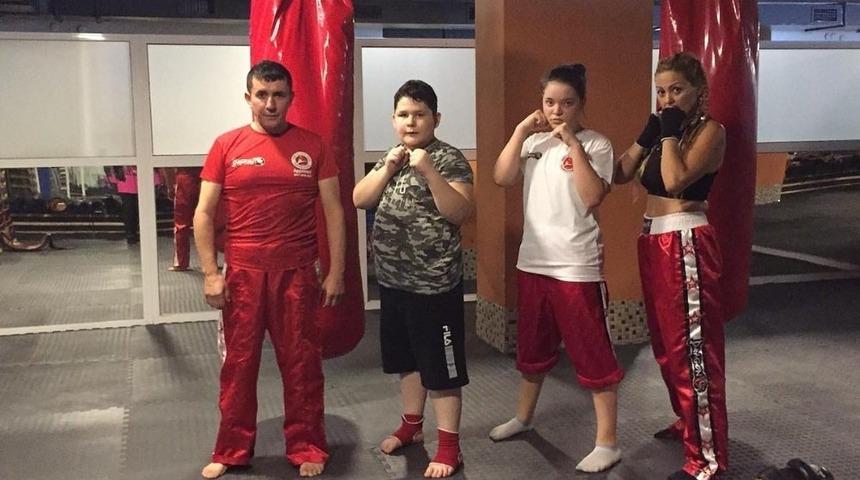 Wushu antren&ouml;rlerinin siyah kuşak sevinci