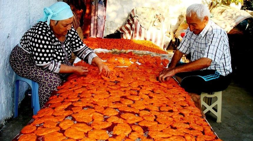 Sarıg&ouml;l&rsquo;de evlerde tarhana yapımı başladı