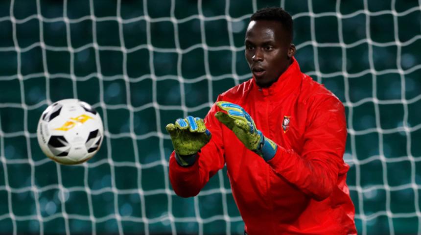 Chelsea Edouard Mendy'yi transfer etti