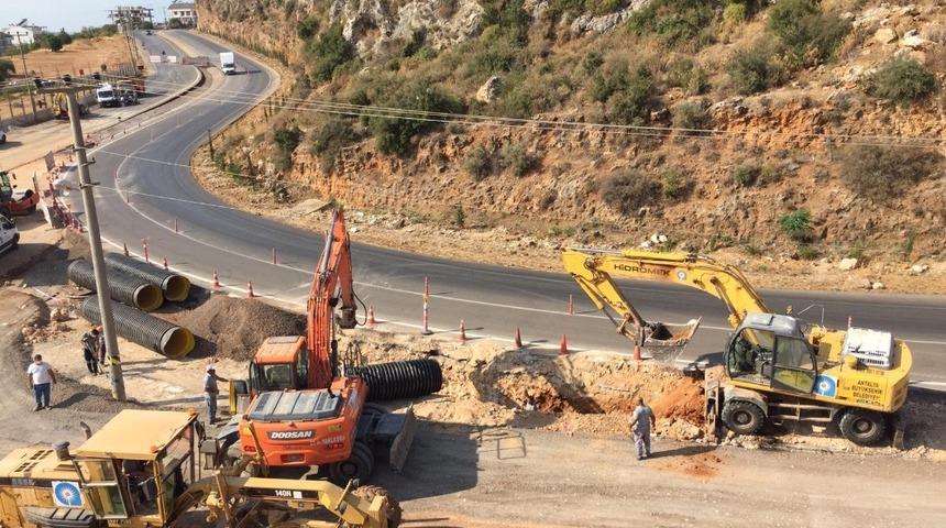 Kazaların yaşandığı kavşakta &ccedil;alışma