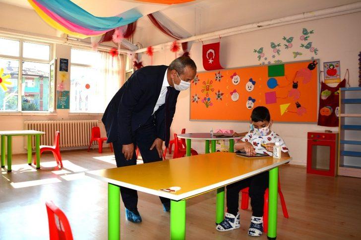 İl Milli Eğitim Müdürü Akbaş öğrencilerle bir araya geldi G2