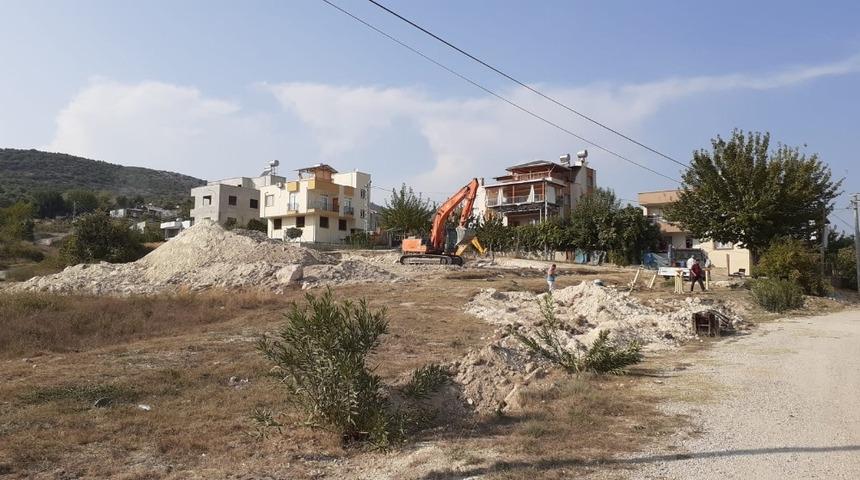 Kozan&rsquo;da kırsalda yollar asfaltlanıyor, parklar yenileniyor