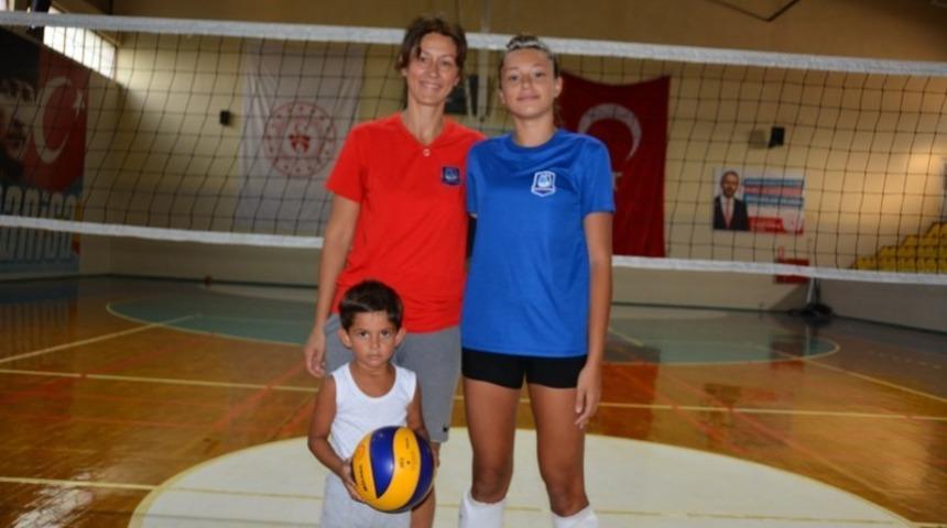 Annelerinin izinden gidiyorlar