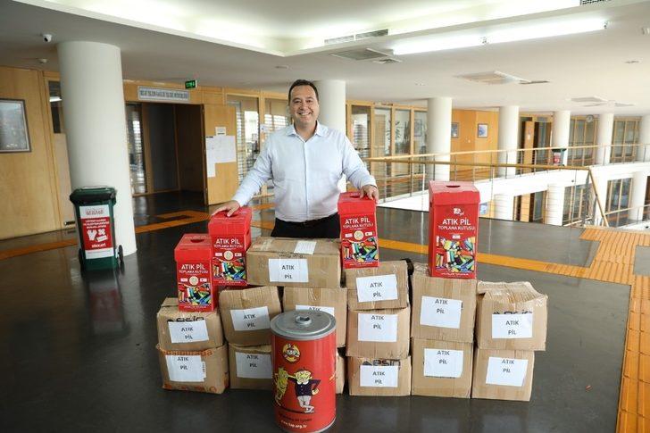 Akhisar’da 250 kilo atık pil ile 100 bin metreküp toprağı kurtarıldı G2