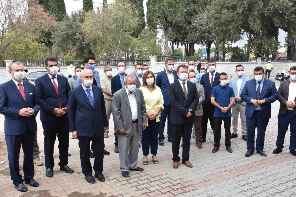 İzmir Valisi K&ouml;şger, Kur&rsquo;an kursu temel atma t&ouml;reninde