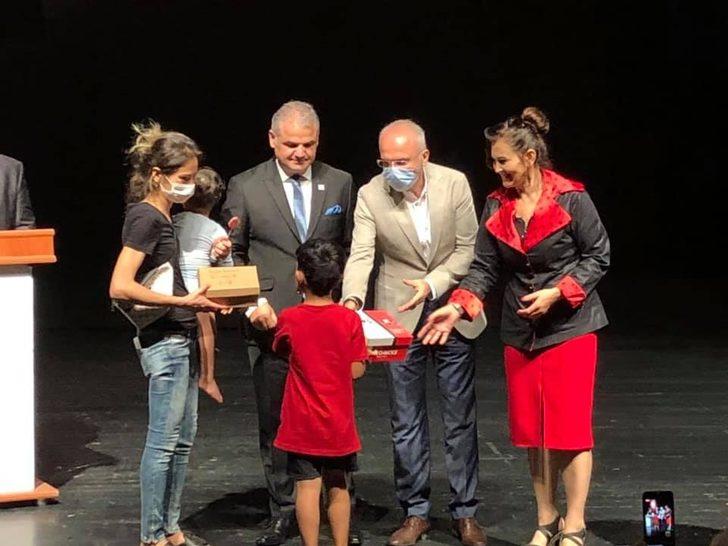 Aydın’da 50 çocuğa ayakkabı yardımı yapıldı G2