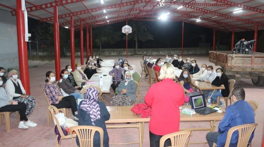 Kadın &ccedil;ift&ccedil;ilere kooperatif&ccedil;ilik eğitimi