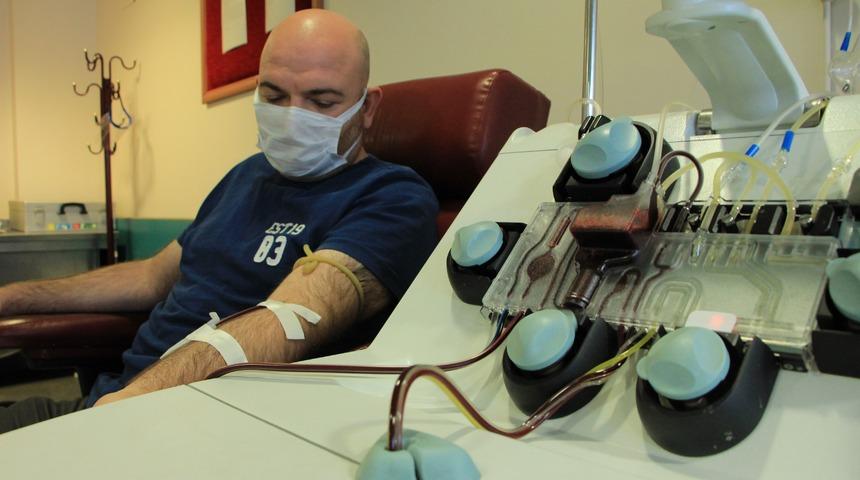 Doktordan Covid-19 ge&ccedil;irenlere: Yalvarıyorum bağış&ccedil;ı olun