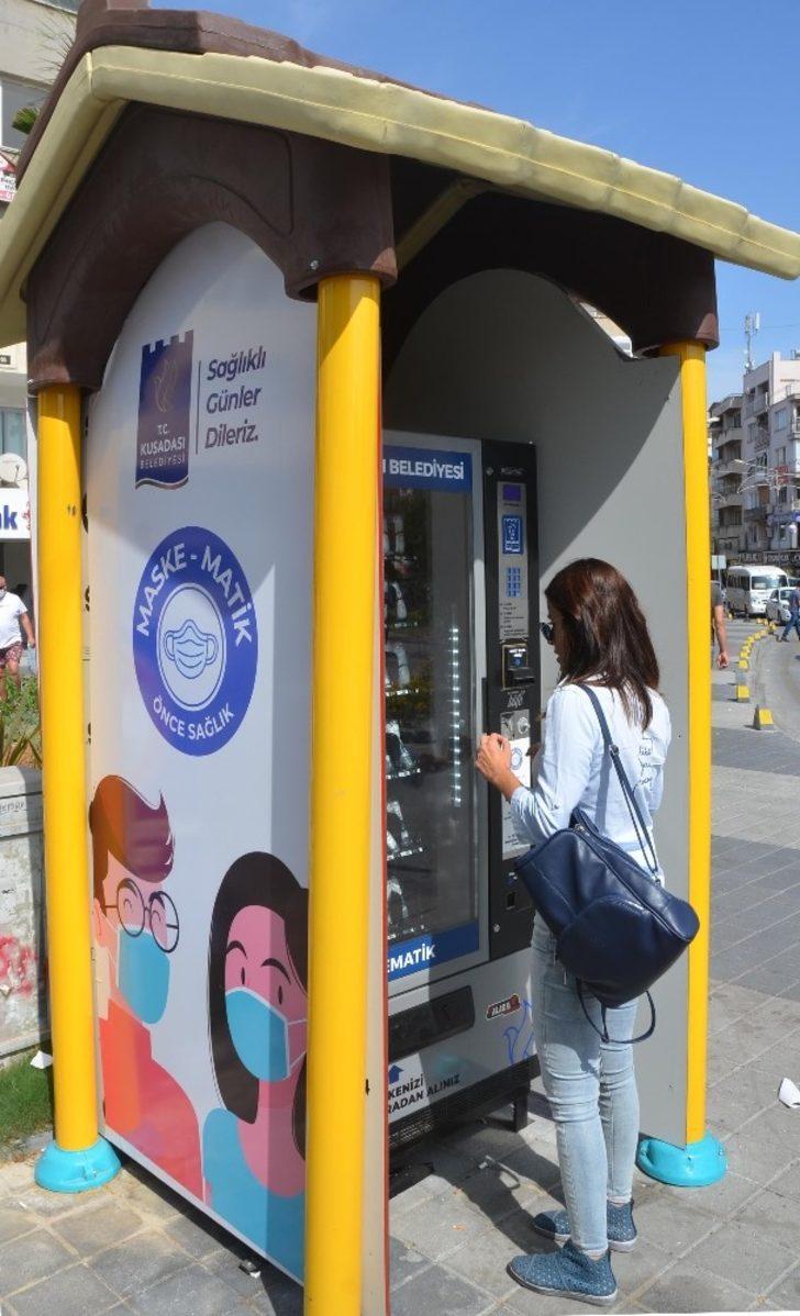 Kuşadalılar ve tatilciler maskematikden bir ayda 9 bin 853 maske satın aldı G3