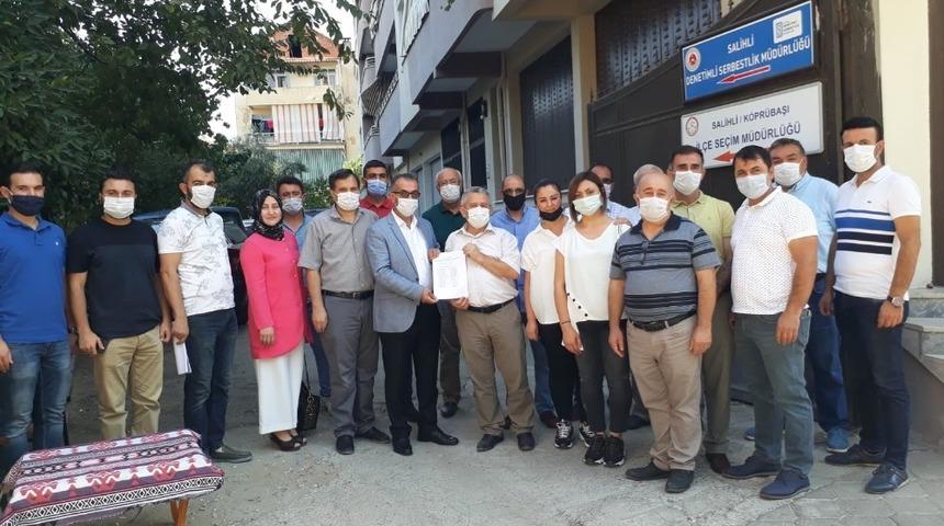 Salihli AK Parti İl&ccedil;e Başkanı Din&ccedil; mazbatasını aldı