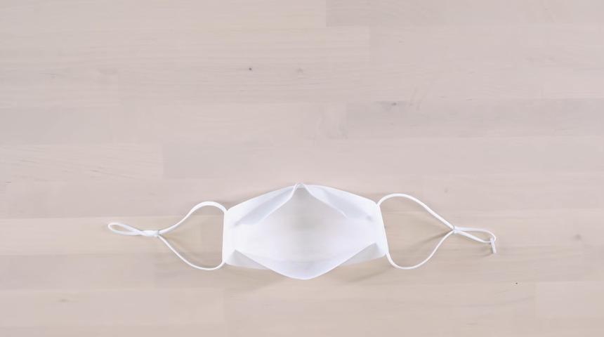 Apple yüz maskesi incelemeye konuk oldu!