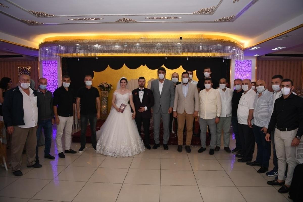 Başkan Kocaman &ccedil;iftleri yalnız bırakmıyor