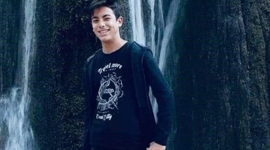 Otomobil ile çarpışan motosikletteki çocuk öldü