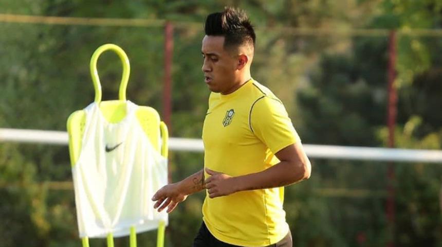 Yeni Malatyaspor'da Chritian Cueva hırsıyla dikkat &ccedil;ekiyor