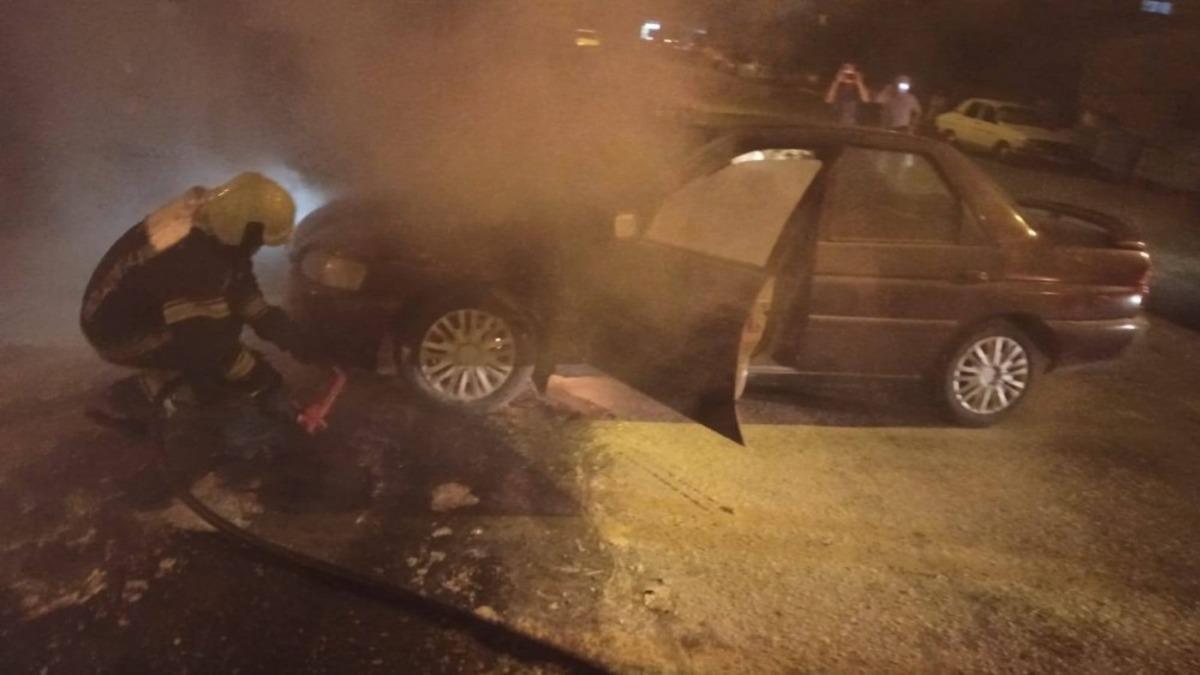 Seyir halindeki otomobil dumanların ardından yandı