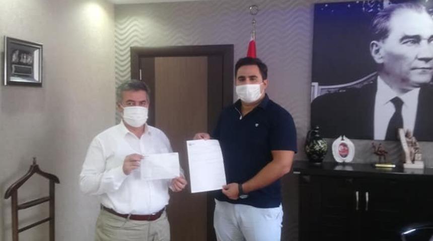 Tablet kampanyasına ilk katkı Kaymakam &Uuml;lk&uuml; ve Başkan Erol&rsquo;dan geldi