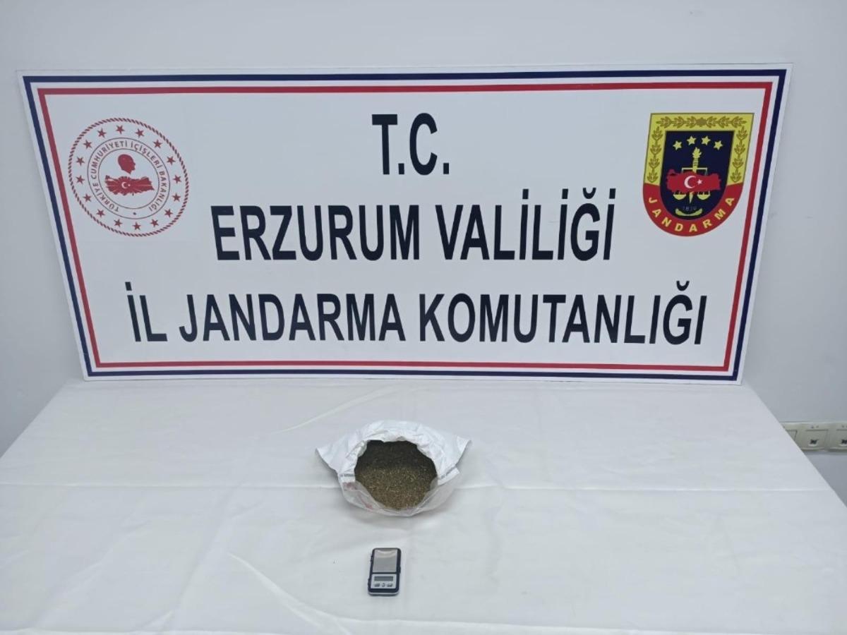 Evinde 377 gram toz esrar bulunan şahıs ceza evine g&ouml;nderildi