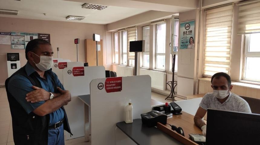 Erciş&rsquo;te kimlik kartına ehliyet bilgilerinin y&uuml;klenmesine başlandı