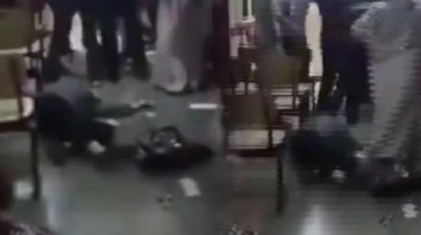 'Maskeni tak' diye uyarı yaptı! Ameliyata alındı