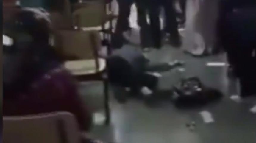 Maskesini düzgün takması konusunda uyarınca... 