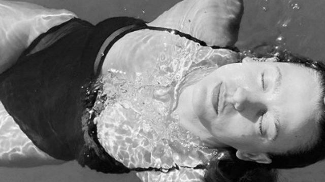 Serenay Sarıkaya’nın ‘boş su’ fotoğrafına Hatice Arslan’dan iltifat yağdı!